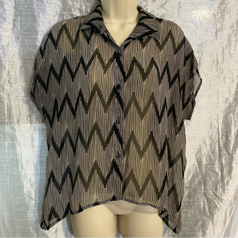 Double Zero crepe top, button down no size tag see measurements GUC, light sheer